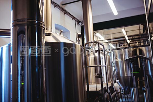 從工業(yè)巨輪到家庭工坊 啤酒釀造設(shè)備的兩極世界